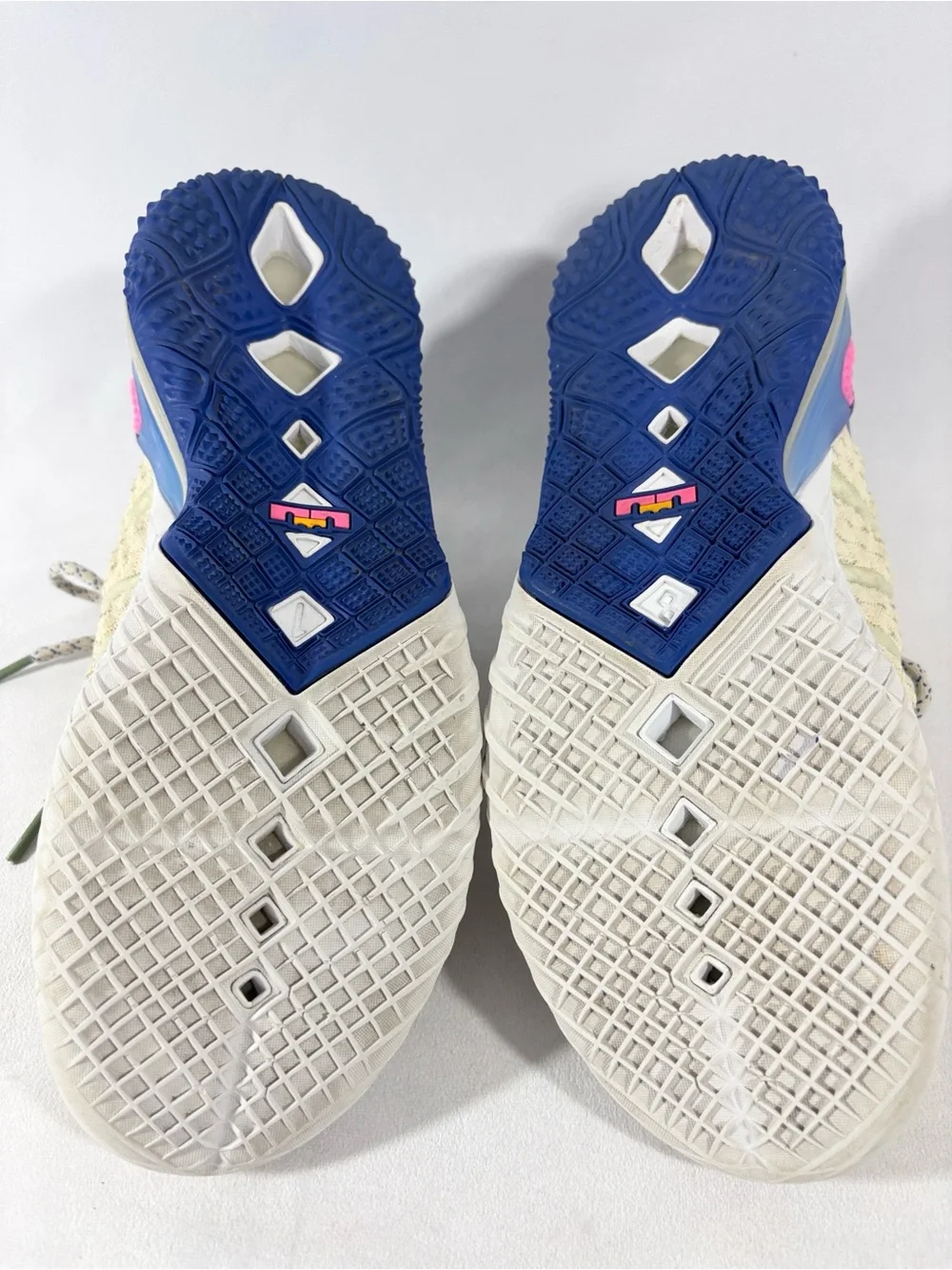 Nike LeBron James 18 Los Angeles By Day GOAT Vision Shoe Women 9 Men 8 **